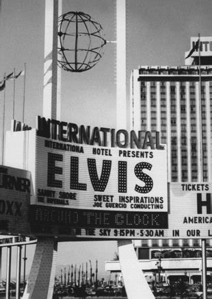 where in vegas did elvis perform